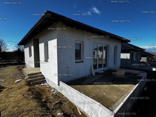 Eladó családi ház, Őrbottyánban 97.5 M Ft, 4 szobás