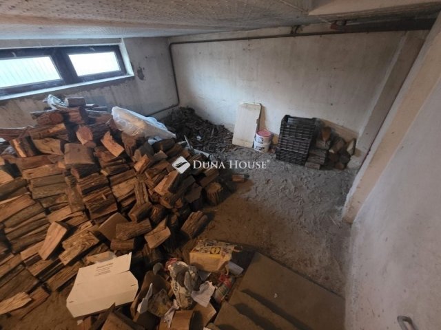 Eladó családi ház, Dabason 79.9 M Ft, 5 szobás