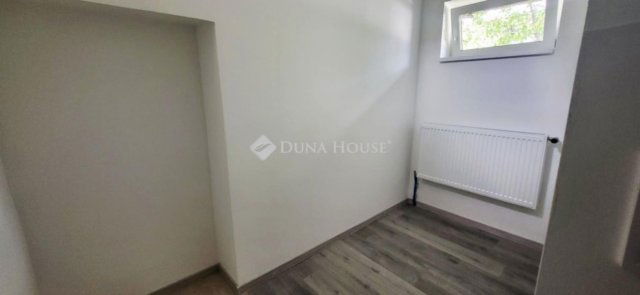 Eladó téglalakás, Hatvanban 59.5 M Ft, 4 szobás