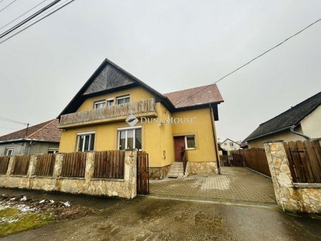 Eladó családi ház, Gyálon 119.9 M Ft, 5 szobás