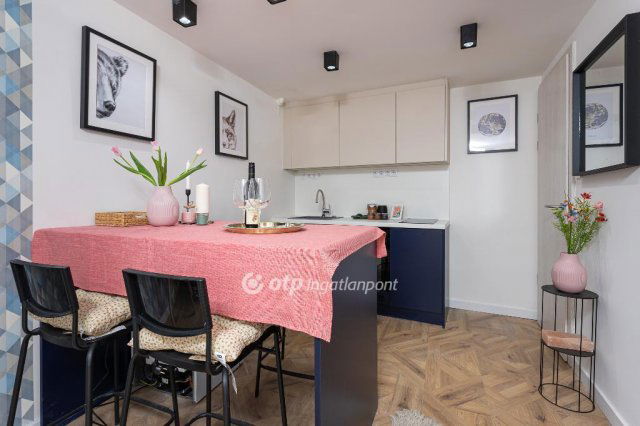 Eladó téglalakás, Budapesten, VI. kerületben 50 M Ft, 2 szobás