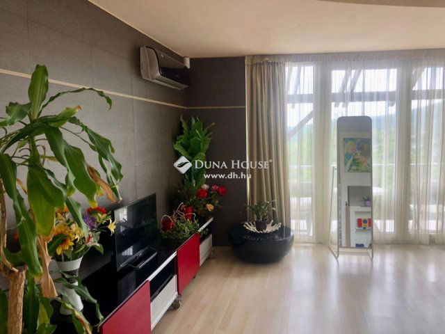 Eladó családi ház, Budapesten, II. kerületben 285.156 M Ft