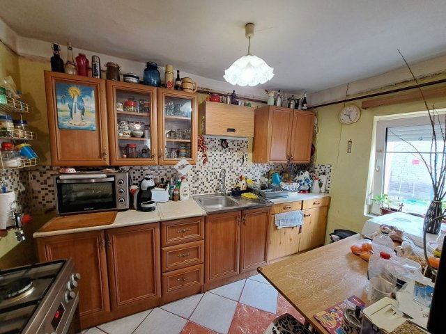 Eladó családi ház, Baján 47.5 M Ft, 4 szobás