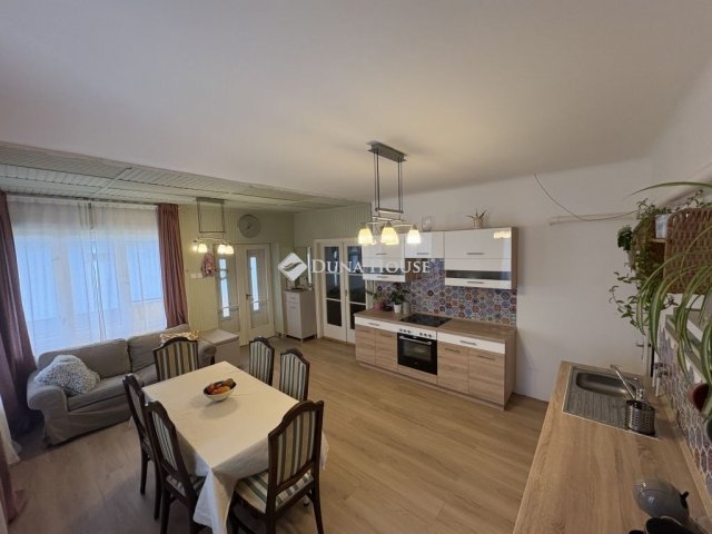 Eladó családi ház, Pilisen 70 M Ft, 3 szobás