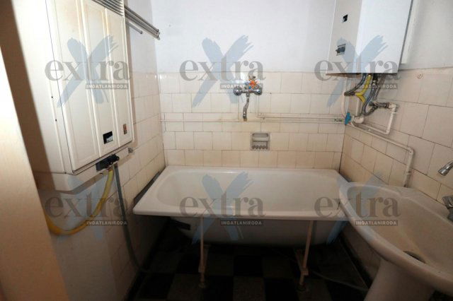 Eladó téglalakás, Szegeden 42.9 M Ft, 2 szobás