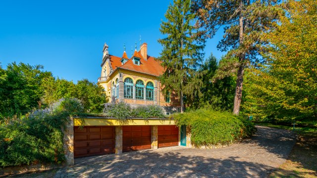 Eladó családi ház, Verőcén 848 M Ft, 15 szobás