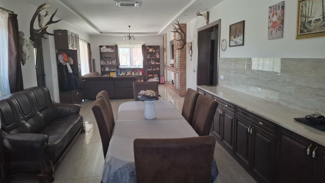 Eladó családi ház, Tiszaeszláron 46.9 M Ft, 2 szobás