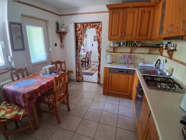 Eladó családi ház, Zalacsányon 85 M Ft, 3 szobás