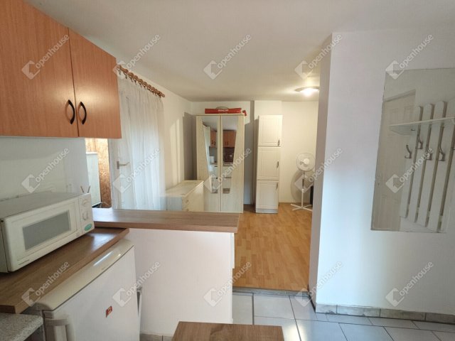 Eladó téglalakás, Szombathelyen 24.5 M Ft, 1 szobás
