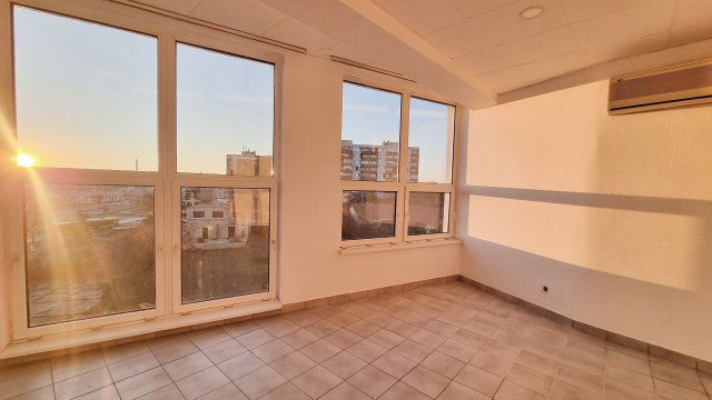 Eladó iroda, Nyíregyházán, Vay Ádám körúton 26.9 M Ft