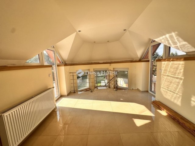 Eladó családi ház, Zalaegerszegen 129 M Ft, 7 szobás