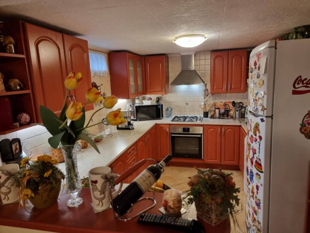 Eladó családi ház, Szigetszentmiklóson 109.9 M Ft, 5+2 szobás