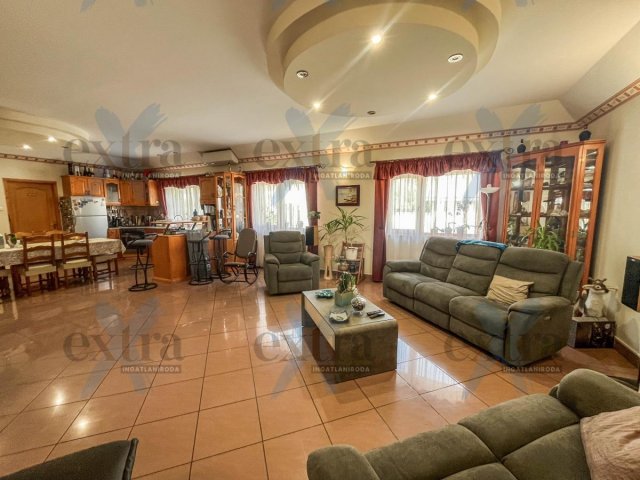 Eladó családi ház, Hódmezővásárhelyen 119 M Ft, 4 szobás