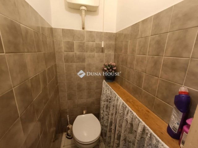 Eladó téglalakás, Nagykőrösön 40 M Ft, 2 szobás