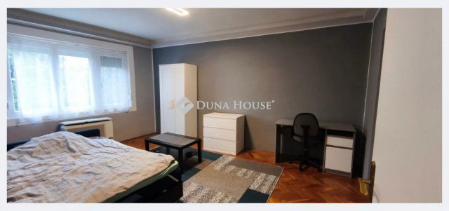 Kiadó téglalakás, albérlet, Pécsett 200 E Ft / hó, 2 szobás
