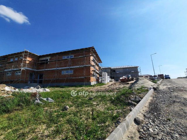 Eladó téglalakás, Mendén 46.5 M Ft, 2 szobás