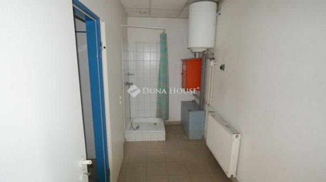 Kiadó üzlethelyiség, Zalaegerszegen 800 E Ft / hó