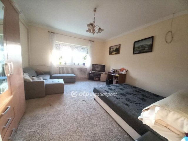 Eladó családi ház, Dunaszentbenedeken 22 M Ft, 2+1 szobás