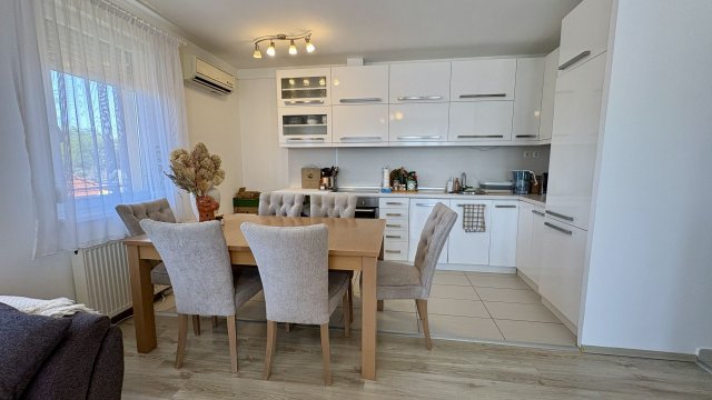 Kiadó téglalakás, albérlet, Debrecenben 250 E Ft / hó, 3 szobás