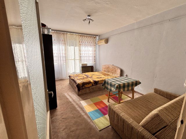 Eladó téglalakás, Szolnokon 21.5 M Ft, 1 szobás