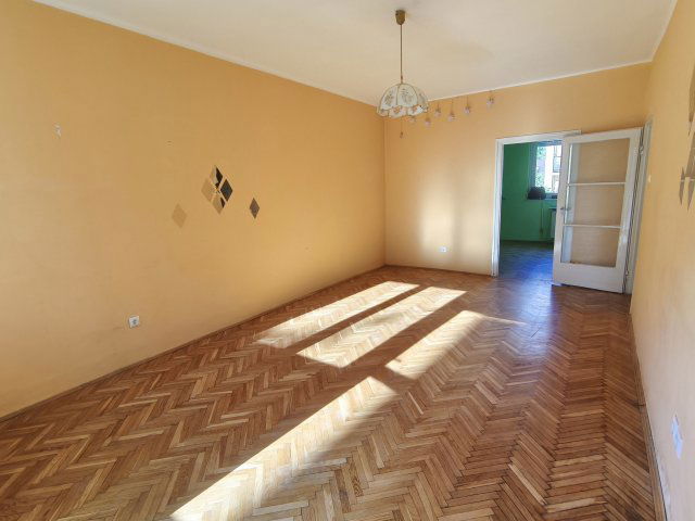 Eladó téglalakás, Kaposváron 36.5 M Ft, 2 szobás