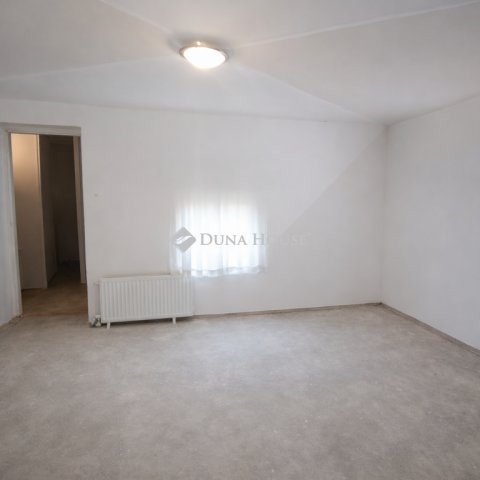 Eladó családi ház, Izsákon 17.9 M Ft, 4 szobás