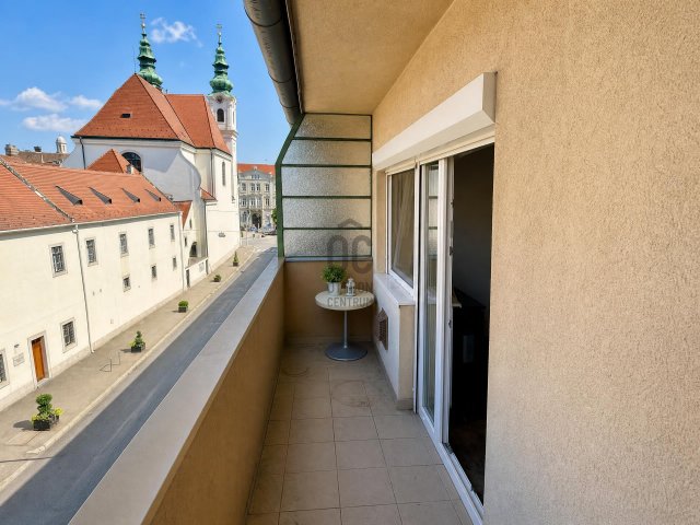 Eladó téglalakás, Sopronban 60 M Ft, 3 szobás