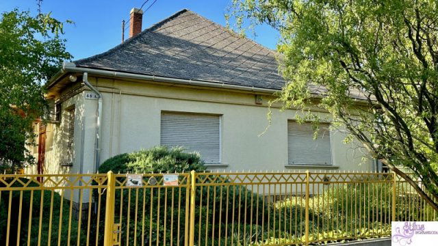 Eladó családi ház, Jászapátiban 21.9 M Ft, 3 szobás