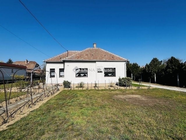 Eladó családi ház, Tápiószecsőn 52.9 M Ft, 2 szobás