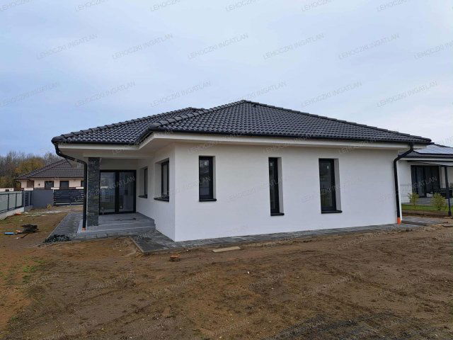 Eladó családi ház, Nyíregyházán 177 M Ft, 5 szobás