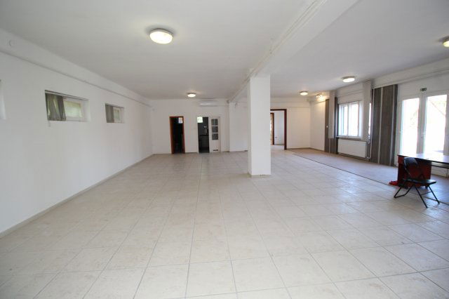 Kiadó ipari ingatlan, Pomázon 720 E Ft / hó