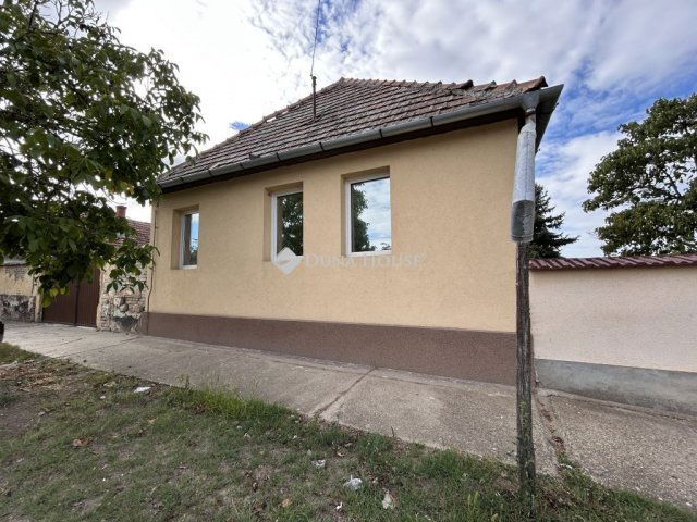 Eladó családi ház, Bátmonostoron 21.99 M Ft, 4 szobás