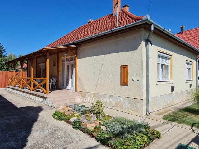 Eladó családi ház, Hajdúszoboszlón 74.9 M Ft, 4 szobás