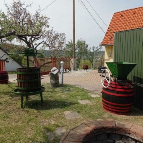 Eladó nyaraló, Szekszárdon 25.9 M Ft, 3 szobás