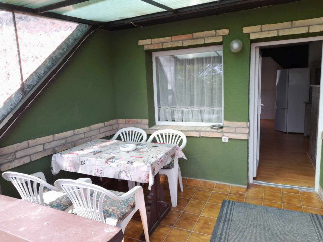 Kiadó családi ház, albérlet, Pécsett 350 E Ft / hó, 4 szobás