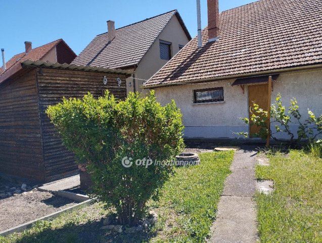 Eladó családi ház, Jászberényben 63 M Ft, 3+1 szobás
