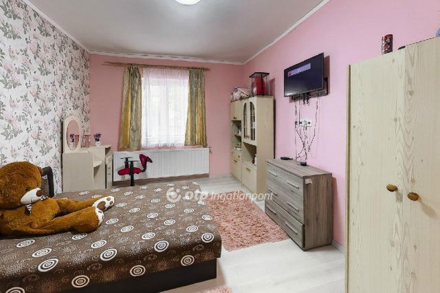 Eladó családi ház, Galgahévízen 39.9 M Ft, 3+1 szobás