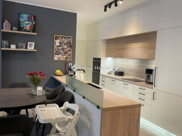 Eladó téglalakás, Biatorbágyon 120 M Ft, 2 szobás