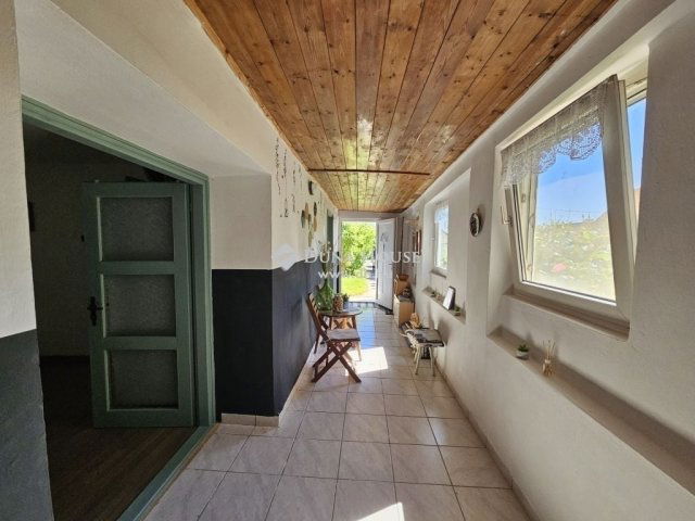 Eladó családi ház, Villányban 29.9 M Ft, 4 szobás