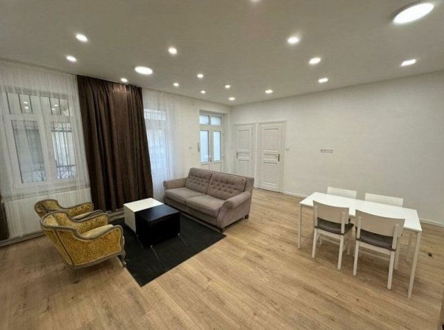 Kiadó téglalakás, albérlet, VIII. kerületben, Vajda Péter utcában