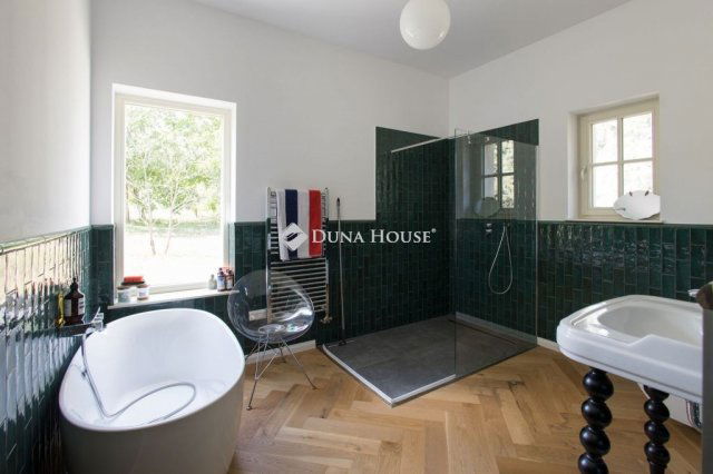 Eladó családi ház, Badacsonytomajon 285 M Ft, 4 szobás