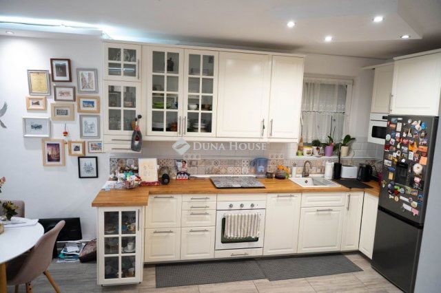 Eladó sorház, Vecsésen 144.9 M Ft, 5 szobás