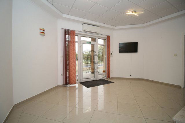 Eladó ipari ingatlan, Nagytarcsán 199 M Ft / költözzbe.hu