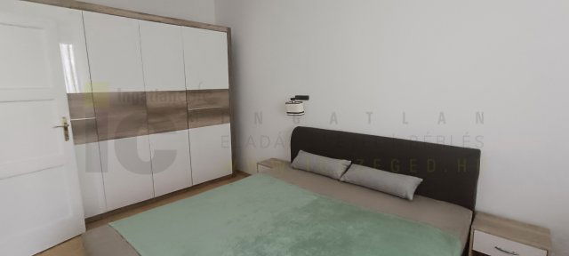 Kiadó téglalakás, albérlet, Szegeden, Mérey utcában, 2 szobás