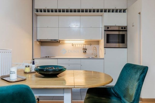 Eladó téglalakás, Budapesten, VII. kerületben 59.9 M Ft