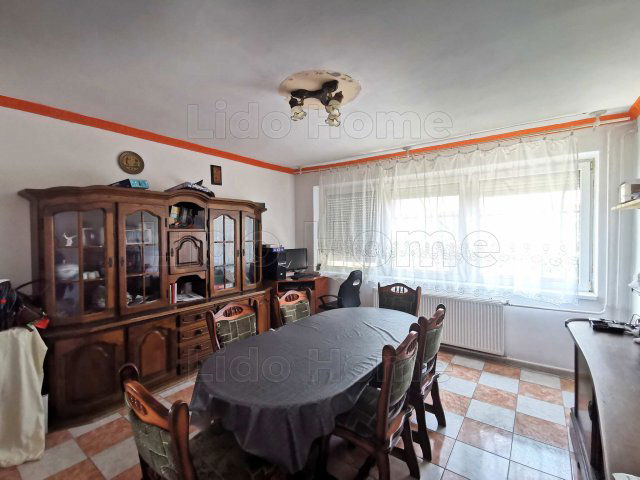 Eladó családi ház, Győrött 85 M Ft, 6 szobás