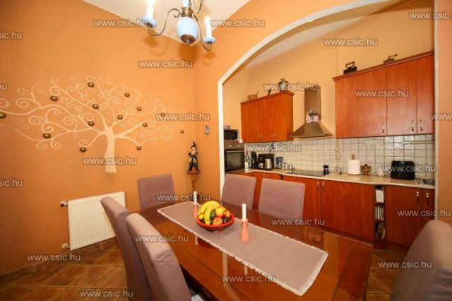 Eladó sorház, Budapesten, IV. kerületben 149 M Ft, 7 szobás