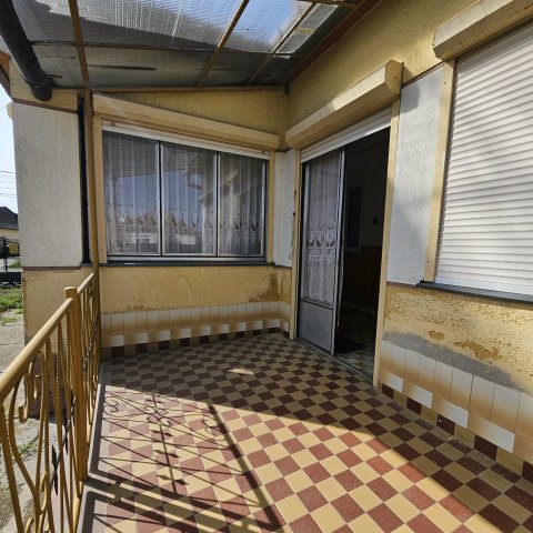 Eladó családi ház, Kunszentmiklóson 34.9 M Ft, 3 szobás