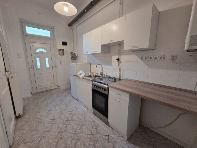 Eladó téglalakás, Budapesten, IV. kerületben 49.3 M Ft, 1 szobás