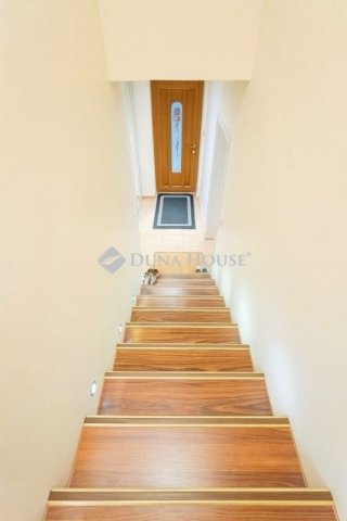 Eladó családi ház, Törökbálinton 219.6 M Ft, 6 szobás